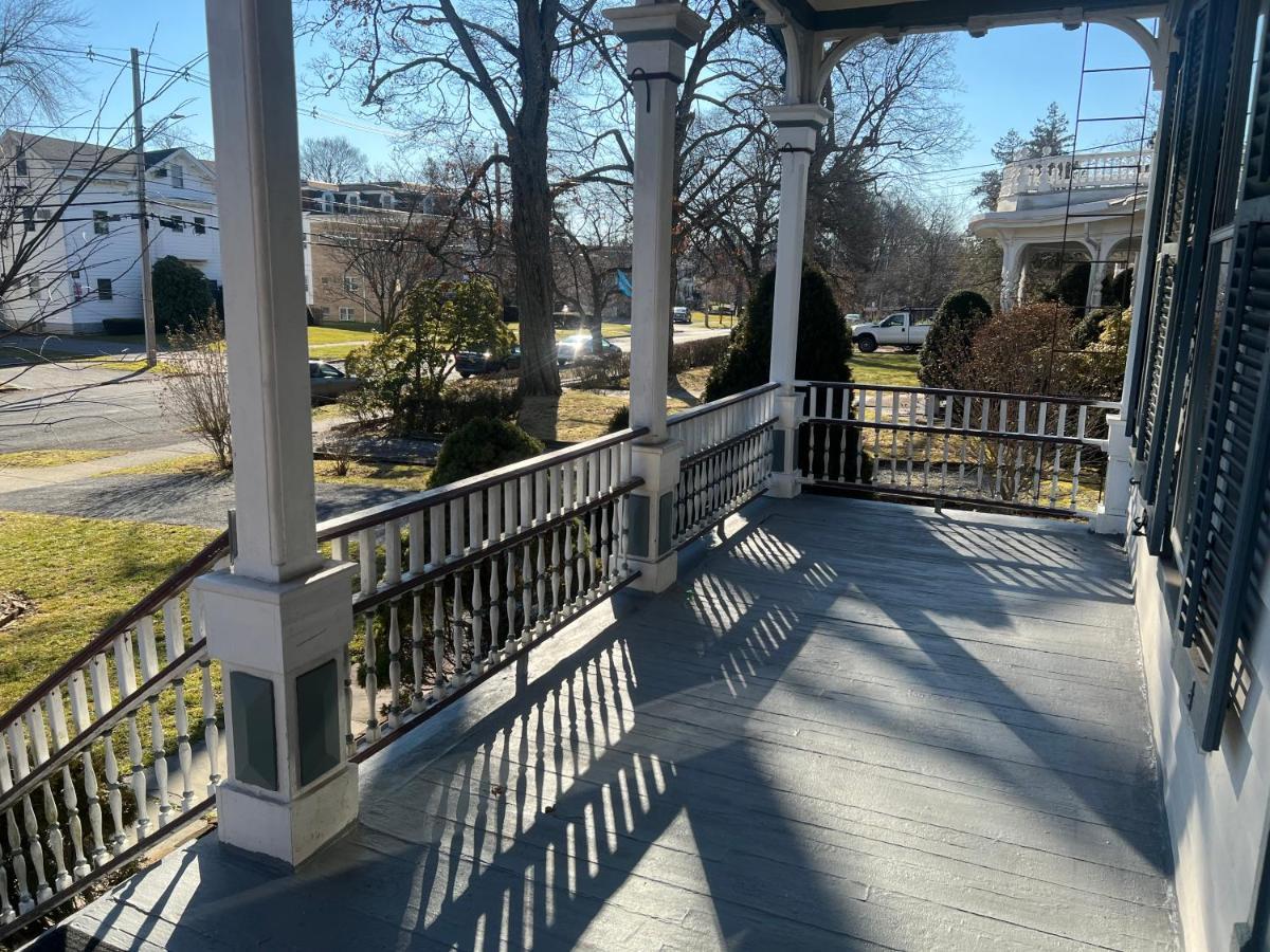 Private Victorian Apartment In Convenient City Location On 5 Acre, Sleeps 5 ポキプシー エクステリア 写真