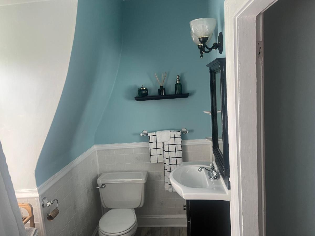 Private Victorian Apartment In Convenient City Location On 5 Acre, Sleeps 5 ポキプシー エクステリア 写真
