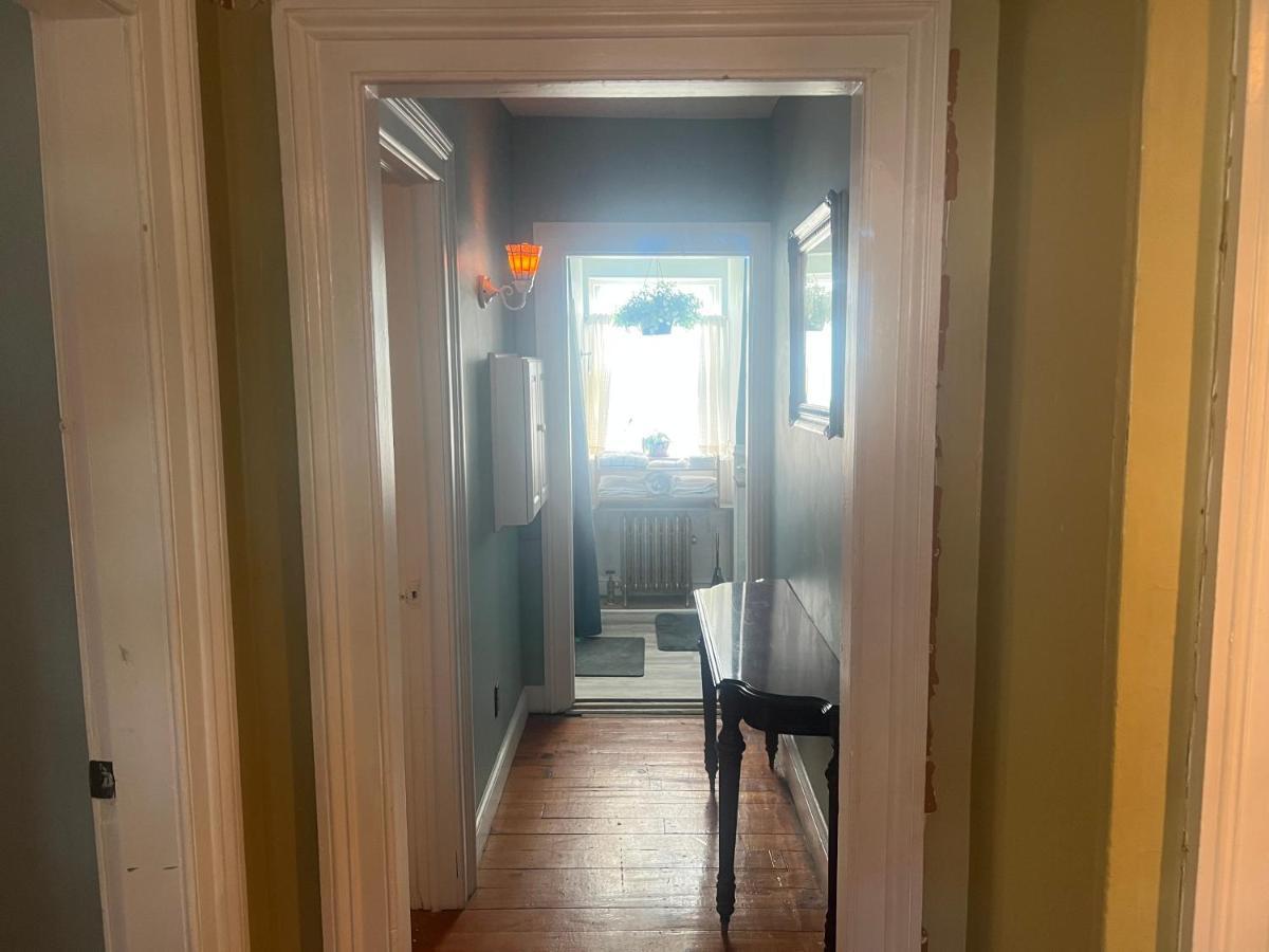 Private Victorian Apartment In Convenient City Location On 5 Acre, Sleeps 5 ポキプシー エクステリア 写真