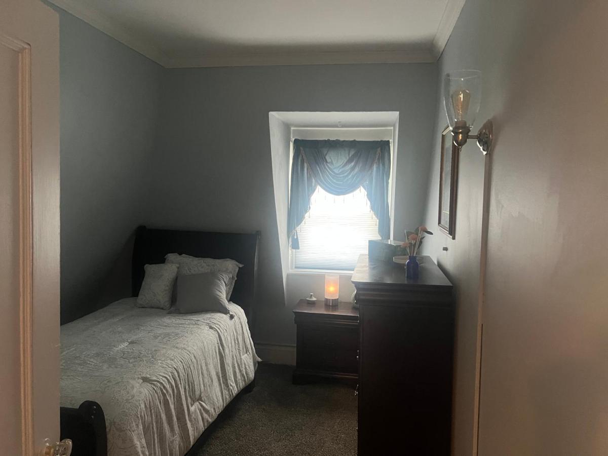 Private Victorian Apartment In Convenient City Location On 5 Acre, Sleeps 5 ポキプシー エクステリア 写真