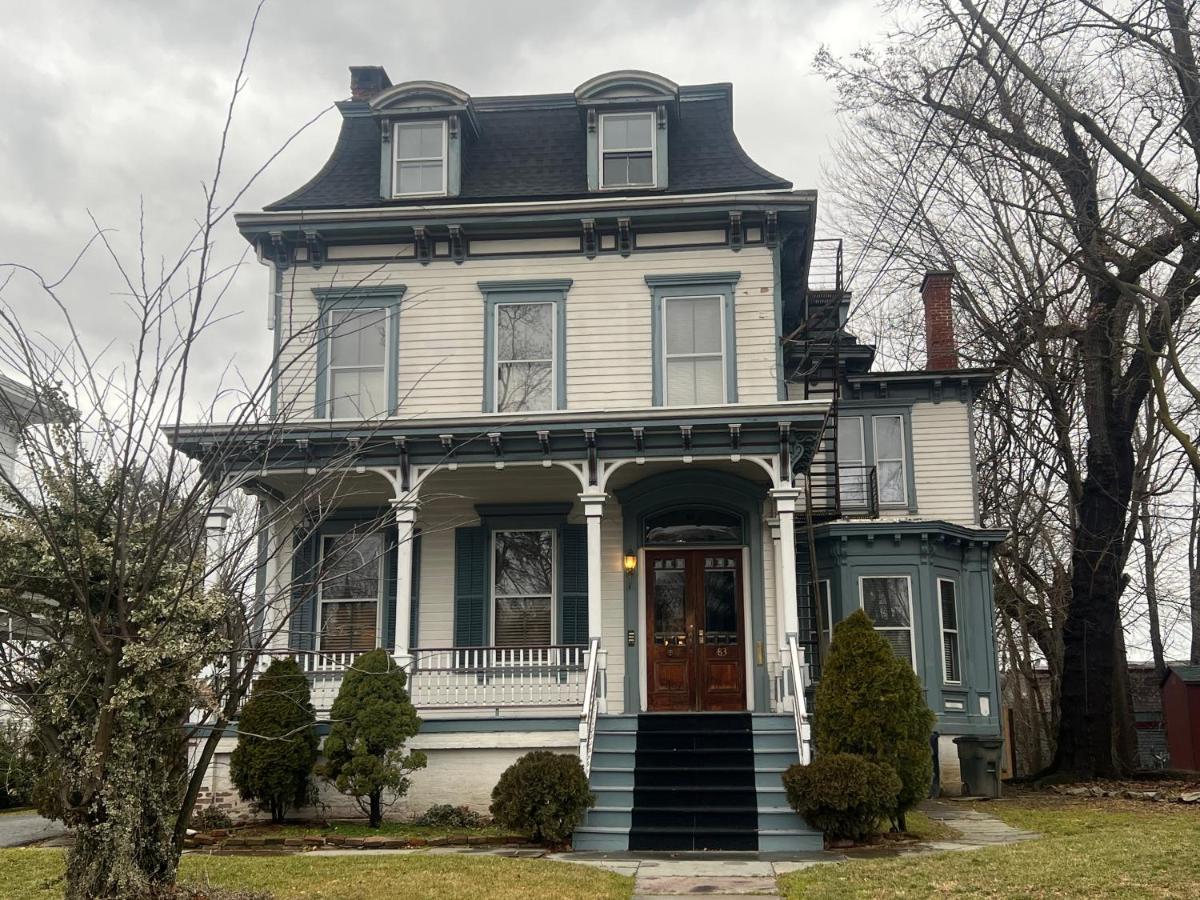 Private Victorian Apartment In Convenient City Location On 5 Acre, Sleeps 5 ポキプシー エクステリア 写真