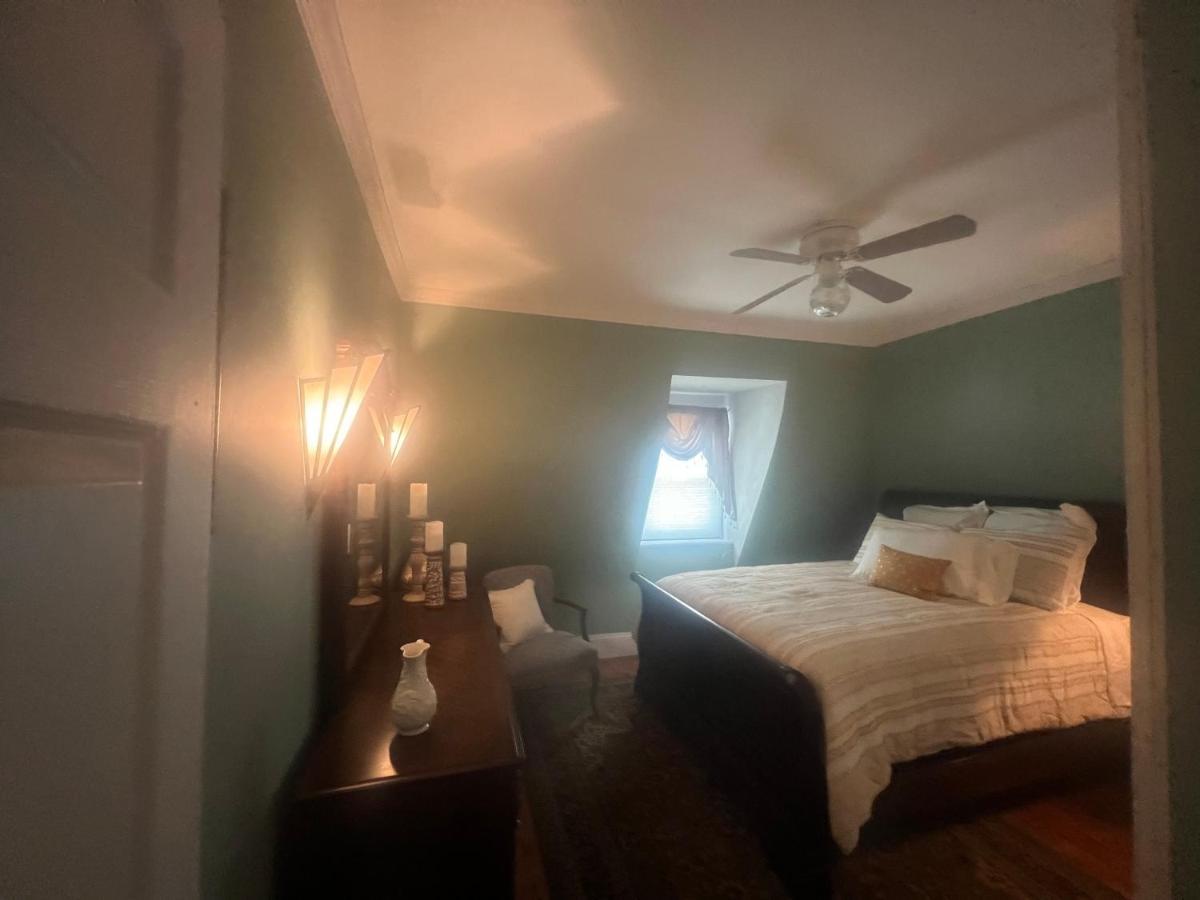 Private Victorian Apartment In Convenient City Location On 5 Acre, Sleeps 5 ポキプシー エクステリア 写真