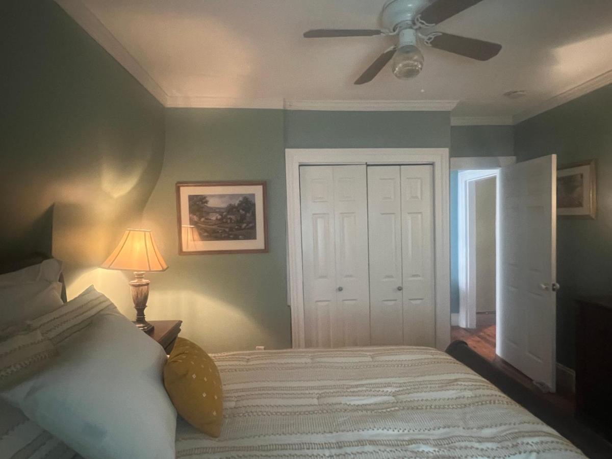 Private Victorian Apartment In Convenient City Location On 5 Acre, Sleeps 5 ポキプシー エクステリア 写真